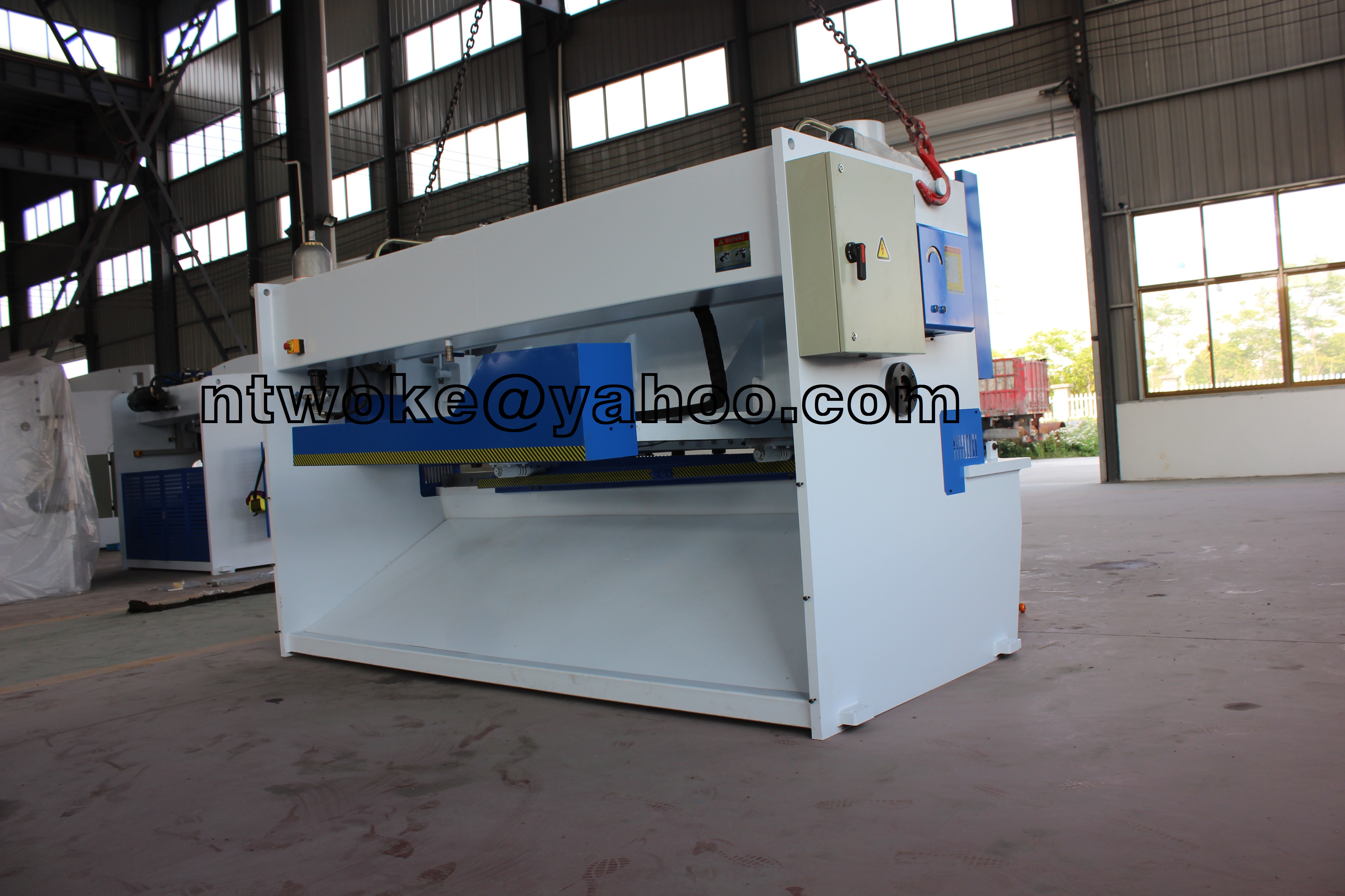 QC11K-12X2500/3200/4000/6000 Hydraulic guillotine shearing machine cutting machine 